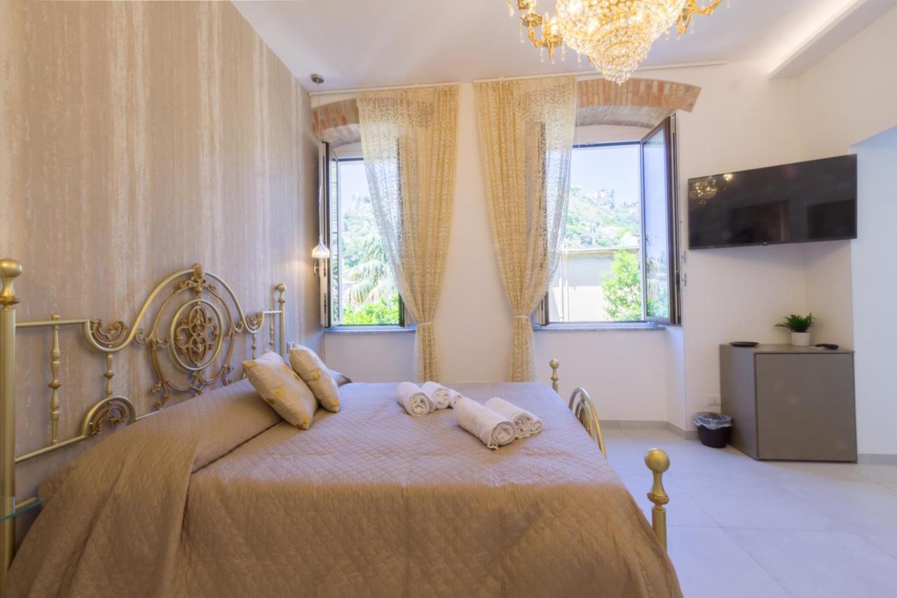 Villa Valverde Apartments E B&B 타오르미나 외부 사진